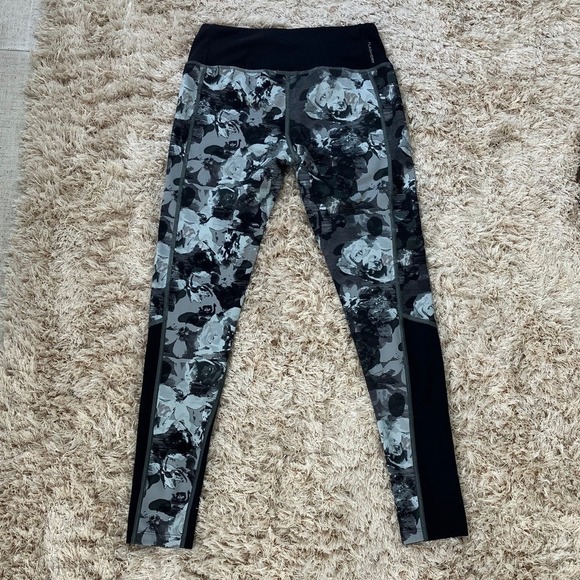 Black and Gray Flashdry Leggings - Picture 5 of 15